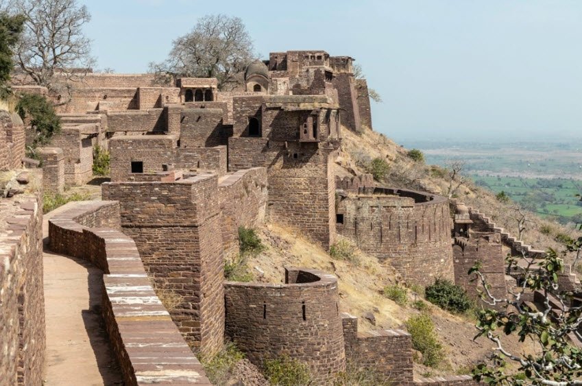 Narwar Fort, Shivpuri, Madhya Pradesh - Vushii.com Narwar Fort, Shivpuri, Madhya Pradesh - Vushii.com